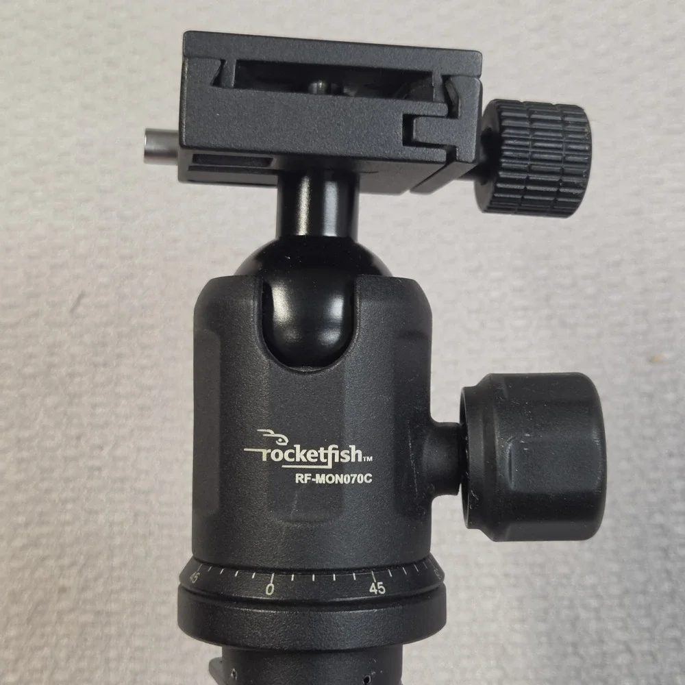Rocketfish RF-MONO70C Monopod 70 Inch Carbon Fiber